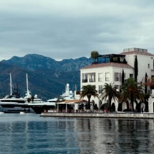 منزل مع جراج مزدوج